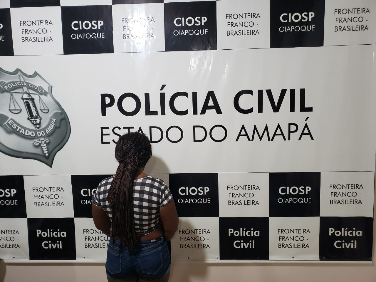 POLÍCIA CIVIL PRENDE MULHER QUE FURTOU APARELHO CELULAR EM ESTABELECIMENTO COMERCIAL DE OIAPOQUE